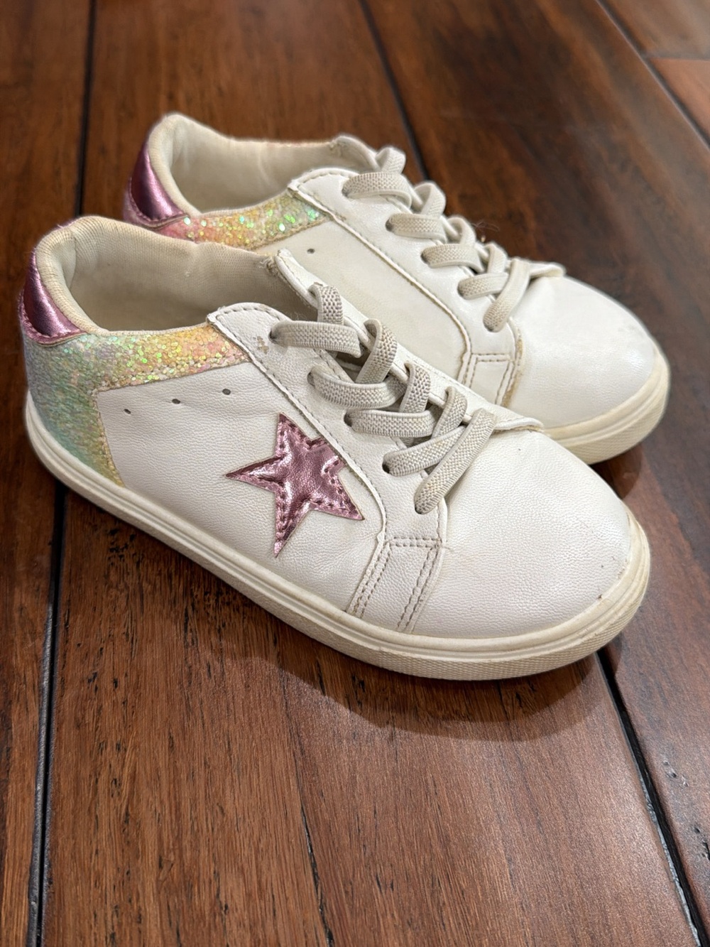 Kids White Sneakers with Pink Star and Iridescent Heel